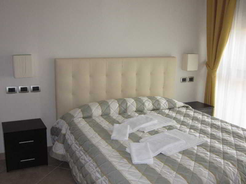 Aparthotel Anghel Siena Exteriör bild