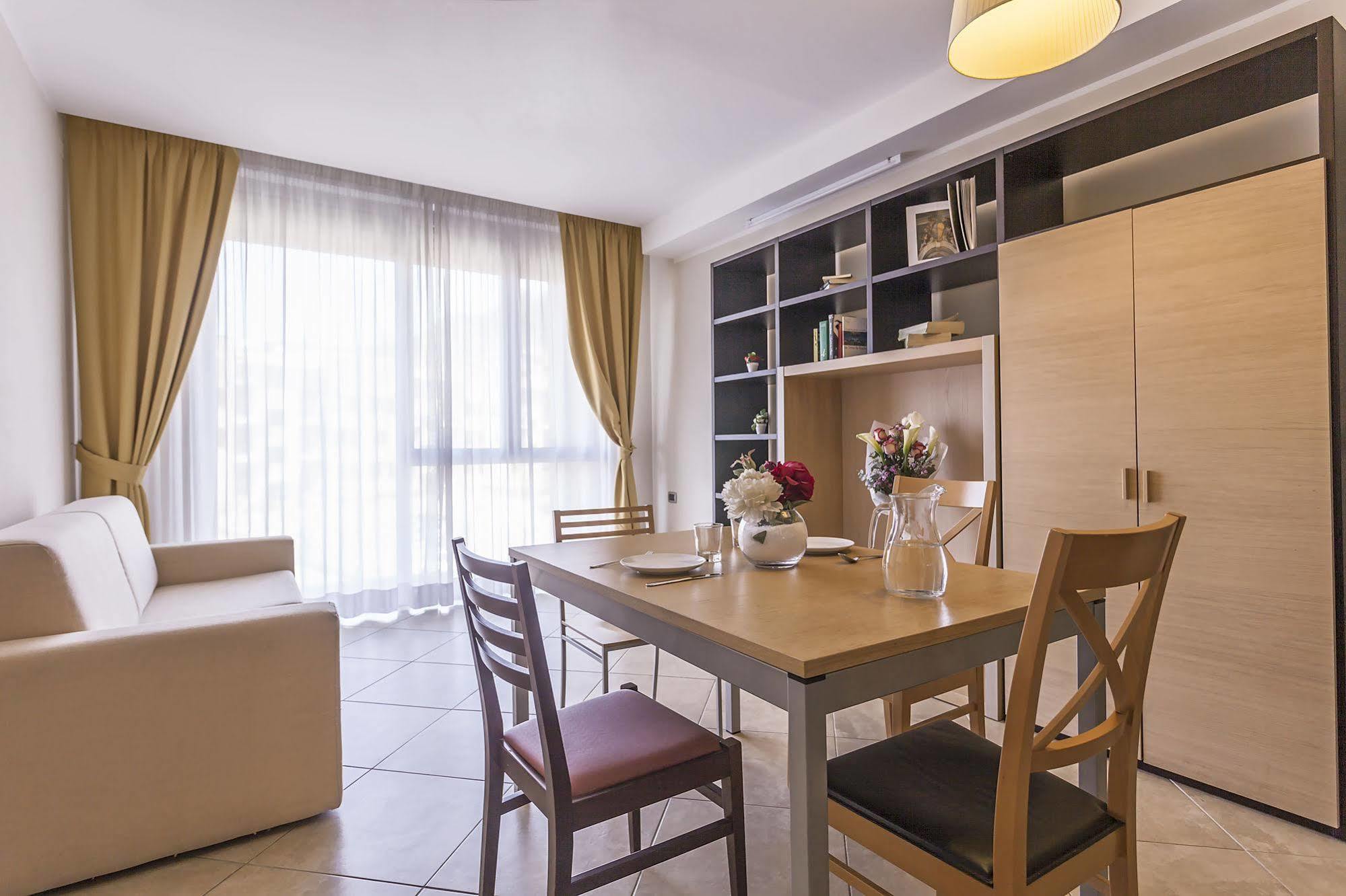 Aparthotel Anghel Siena Exteriör bild