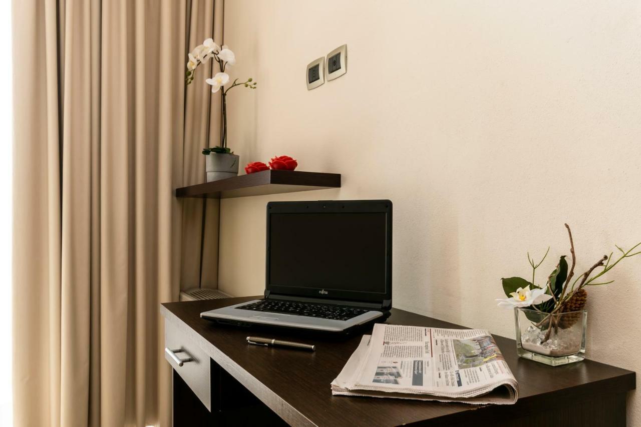 Aparthotel Anghel Siena Exteriör bild