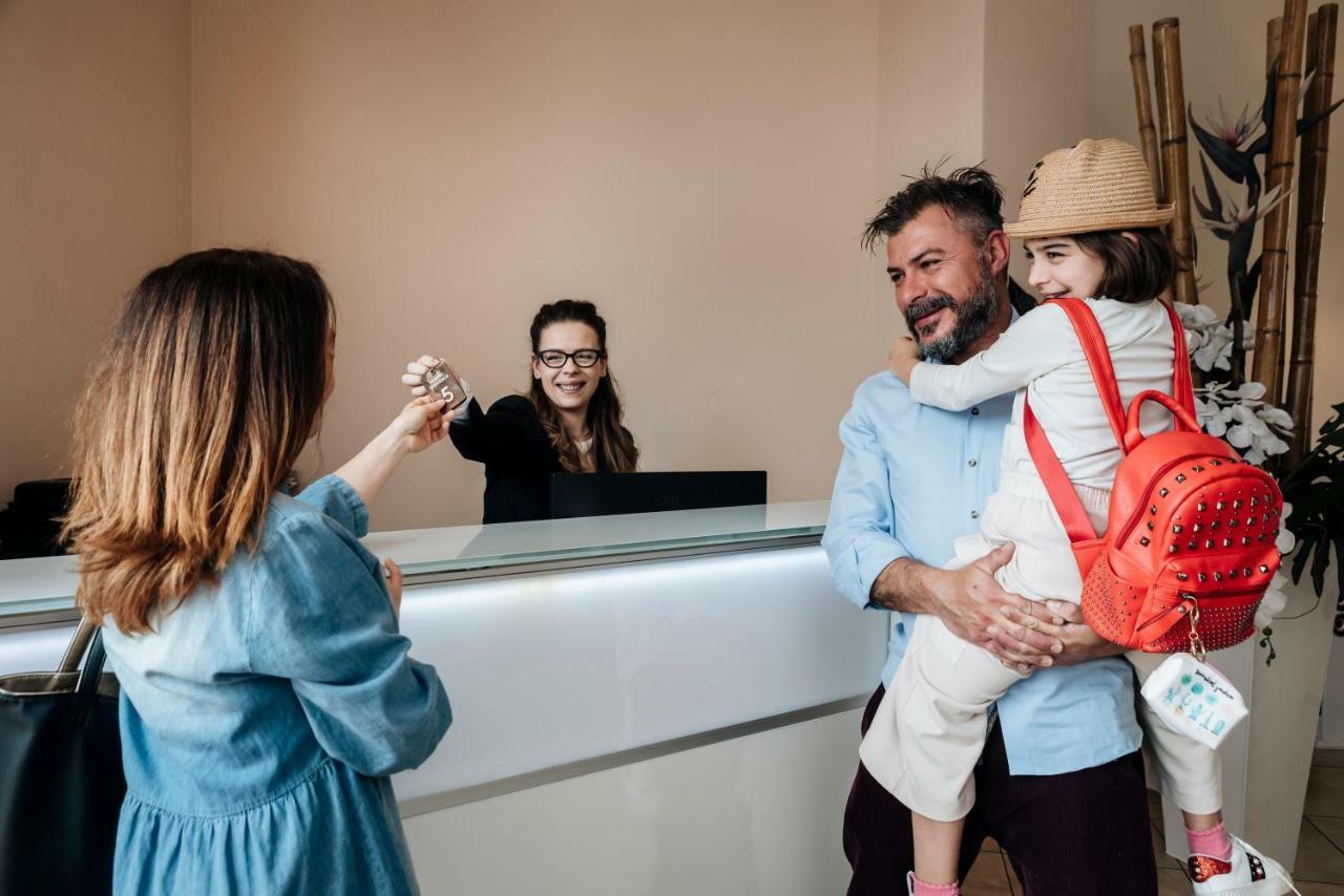 Aparthotel Anghel Siena Exteriör bild